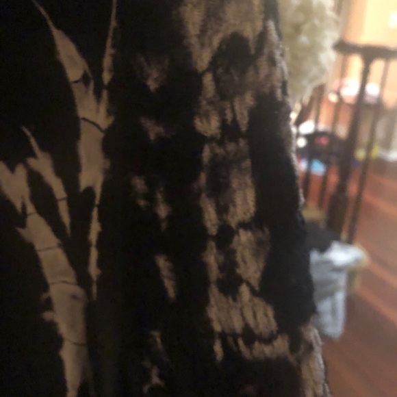 G Scent long sleeve top size Large - Picture 3 of 4